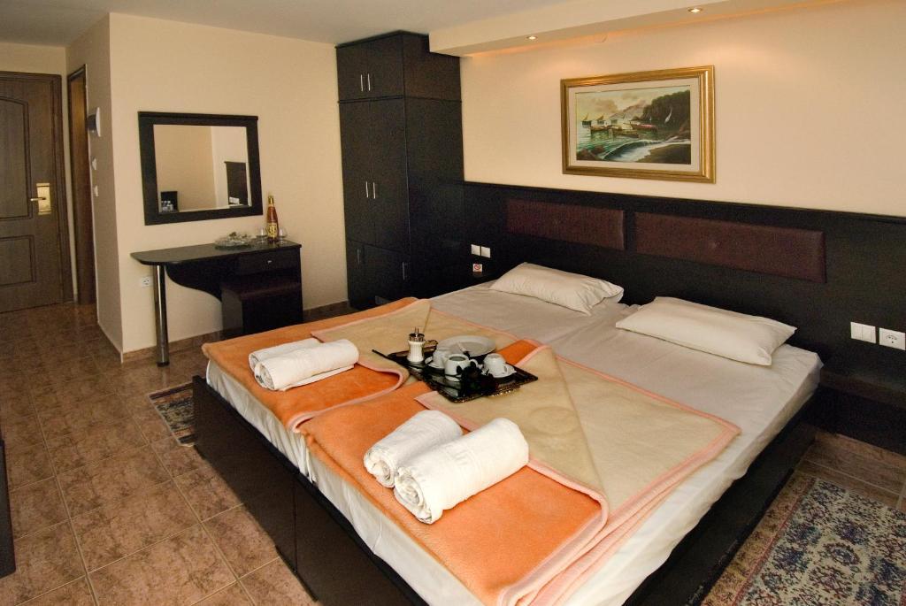 Hotel Dias Olympiakí Aktí Екстериор снимка