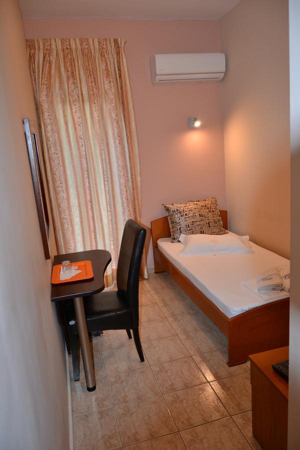 Hotel Dias Olympiakí Aktí Екстериор снимка